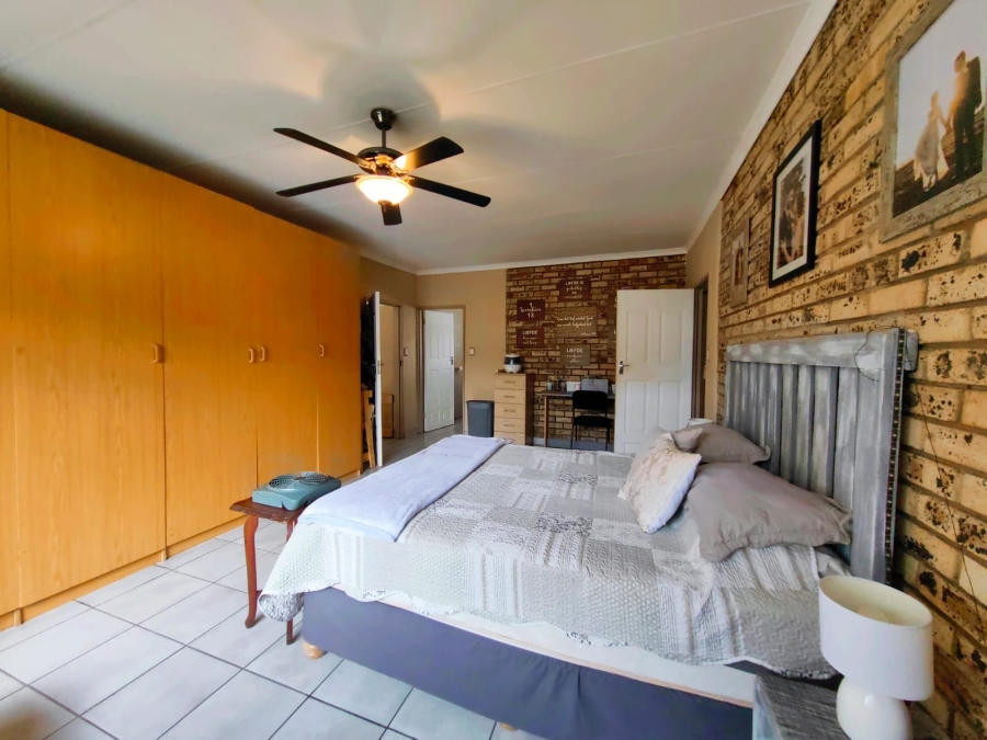 3 Bedroom Property for Sale in Miederpark North West